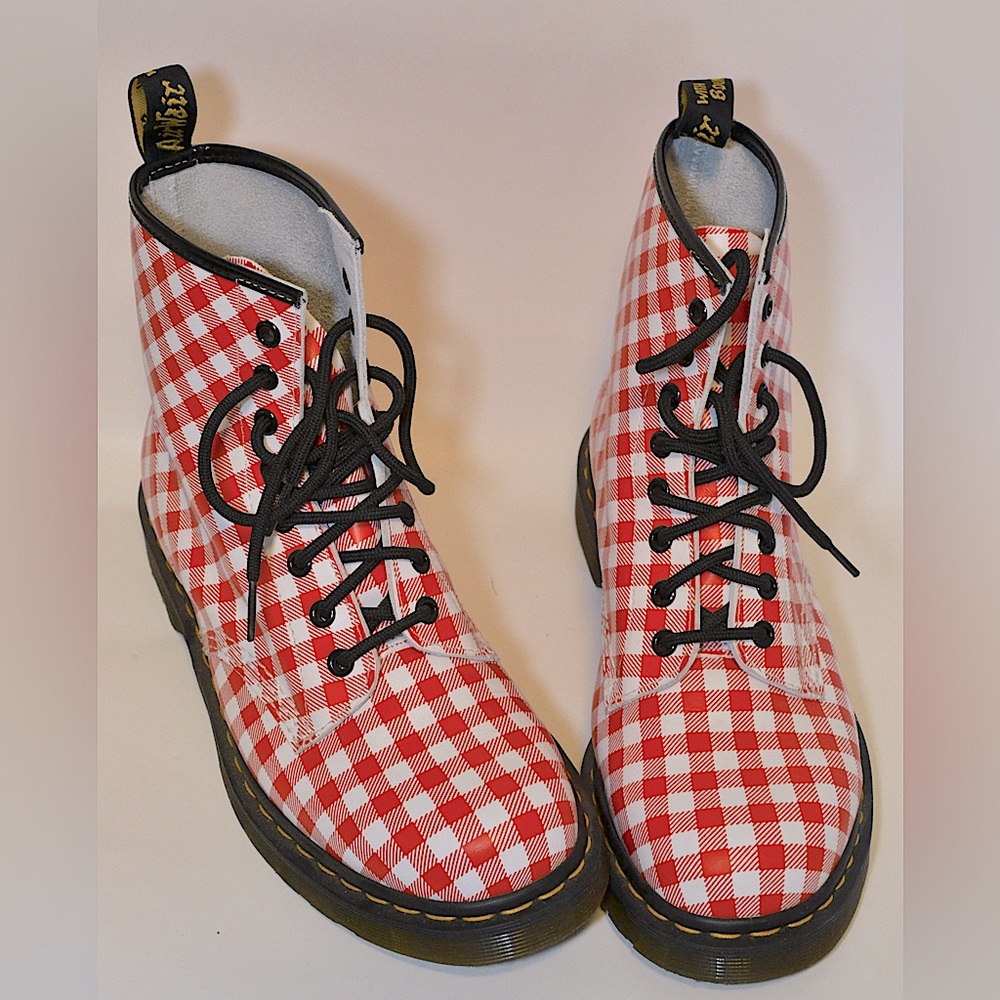 Dr.Martens plaid boots